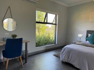 Stone`s Throw Manor - Muldersdrift - 3