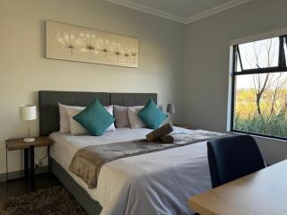 Stone`s Throw Manor - Muldersdrift - 7