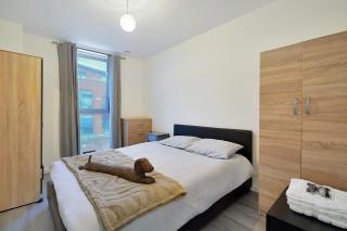 Spacious 3 Bed in Stratford, London with Free Parking & Wi-Fi - Londra - 0