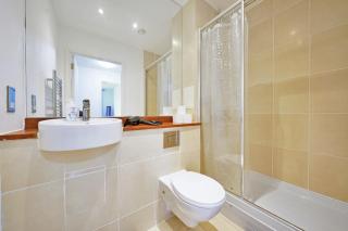 Spacious 3 Bed in Stratford, London with Free Parking & Wi-Fi - Londra - 9