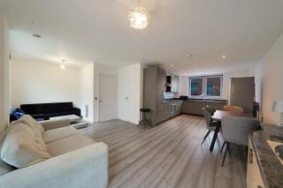 Spacious 3 Bed in Stratford, London with Free Parking & Wi-Fi - Londra - 3