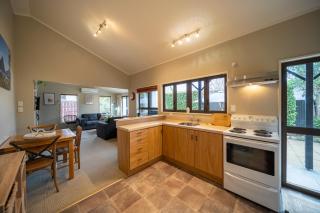 Townhouse Retreat - Te Anau Getaway - Te Anau - 1