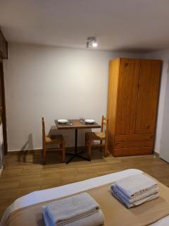 Habitación con baño y cocina en Marín - 1