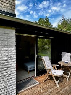 Family Cabin With Play Area Near The Beach - Højby - 7