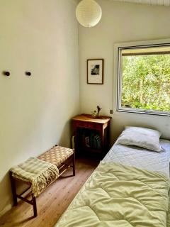 Family Cabin With Play Area Near The Beach - Højby - 5