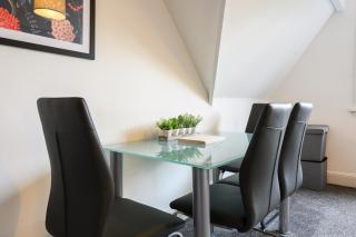 SAPPHIRE Suite Moseley Mews, Birmingham By StayStaycations - Birmingham - 1