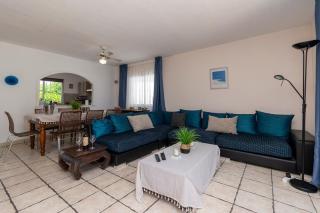 Beautiful and Spacious 4 Bedroom Villa - 2