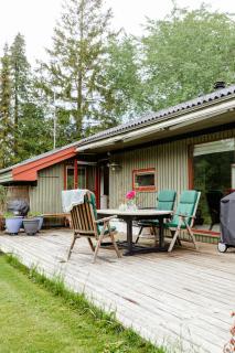 Traditional Home With Garden Near Water - 2