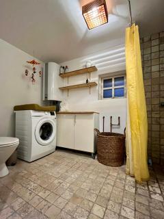 Be Surrounded By Trees In A Thatched Cottage - 5