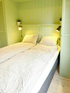 Cabin By Lake Tyrifjorden With Water Views - Hundstad - 2
