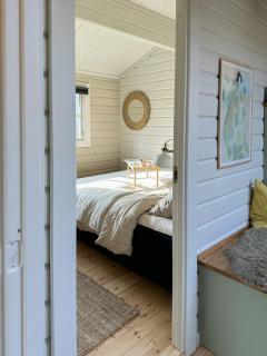 Charming Log Cabin Close To The Water And Hou - 1