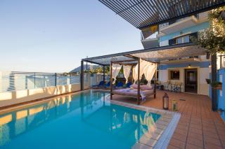 SALTY BREEZE Beachfront Villa - 9