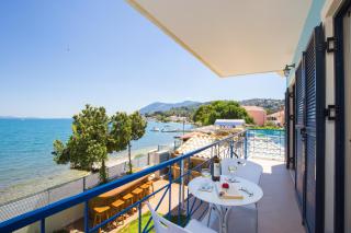SALTY BREEZE Beachfront Villa - Lygia - 4