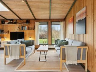 Charming Wooden Summer House In Trend - Løgsted - 7