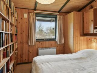 Charming Wooden Summer House In Trend - Løgsted - 5