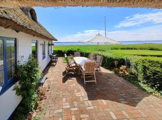 Dejligt Sommerhus Med Udsigt Over Præstø Fjord - Faxe - 0