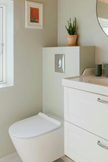 Log House Close To The Sea And Coastal Towns - 1