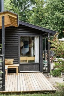 Experience The Simple Life In A Retro Wooden House - Højby - 4
