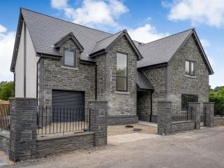 Ty Afon Reg - Uk38509 - Glanamman - 0