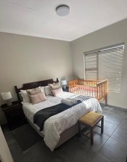 Lloyds - unit 10 - Ermelo - 0