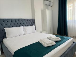 Sunny Seaside Apartment - Sarandë - 2