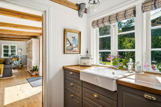 Classic Home In Peaceful Oasis - 4