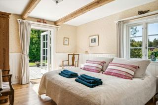 Classic Home In Peaceful Oasis - 2