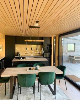 Live Among Trees In An Architect Drawn Cabin - Skjærhollen - 7