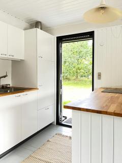 Home Embraced By Green Nature In Højby - Højby - 9