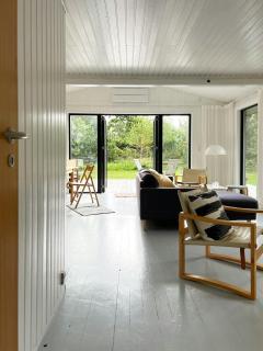 Home Embraced By Green Nature In Højby - Højby - 6
