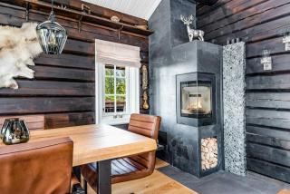 Family-Friendly Log Cabin With Panoramic View - Østby - 5
