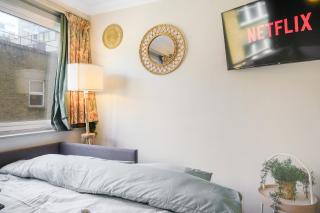 Modern Apartment in Fitzrovia by KeyHol Short let - London - 3