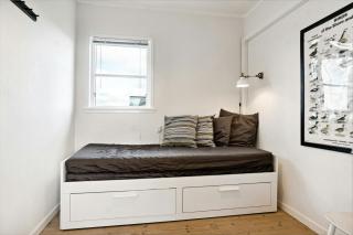 Minimalist Coziness By The Wild North Sea - Harboør - 7