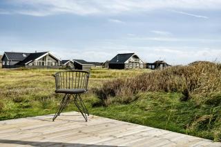 Minimalist Coziness By The Wild North Sea - Harboør - 6