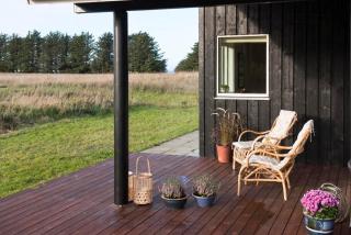 Surrounded By Nature And Personalized Decor - 9