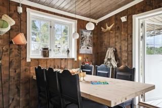 Old Swiss Hotel Charm In Seljestad - 5