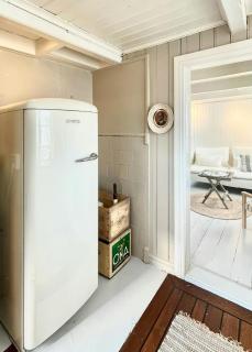 Unique Risør Home With Charm Central Tangen - 8