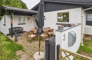 Cozy Beach House With Sea View In Gråsten - 7