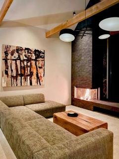 Stylish Design Retreat Near The Lake - 4