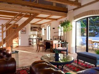 Rustic Barn Conversion Close To The Lake - Jabel - 0