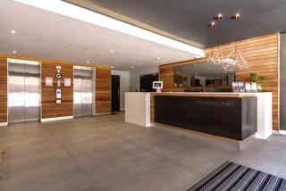 Table Mountain Facing Gem - 8