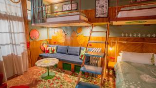 Die Karls Bande - Das Hotel - 1