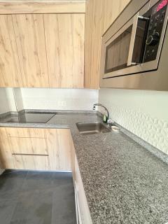 Apartamento Céntrico , Cómodo, Tranquilo y con WiFi - 1
