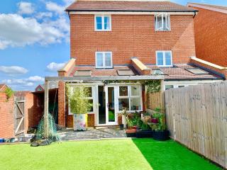 4 BR House For Contractor and Family Multiple Free Car Park - Woodley - 7