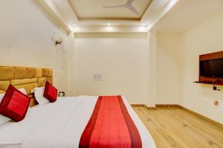 The Noida Grand Suites A UNIT OF S J ENTERPRISES - Noida - 1