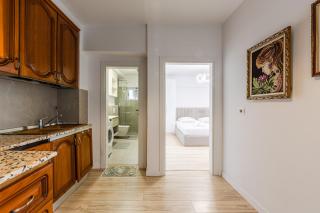 Spacious Stay in the Heart of Tirana - 3