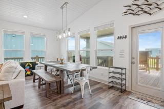 Breeze Easy home - Crystal Beach - 1
