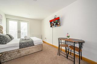 -RE7B- For your relaxed and Cosy stay with Free WiFi - Batley - 0