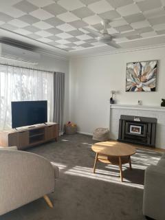 Family home central to everything - Mildura - 9