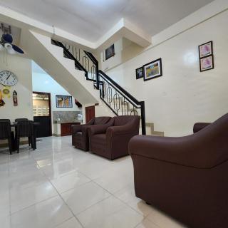 Dapdap's Townhouse - - 8